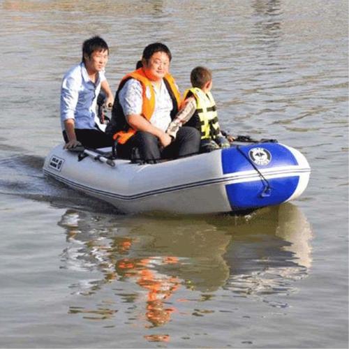 闵行公园游玩充气漂流船